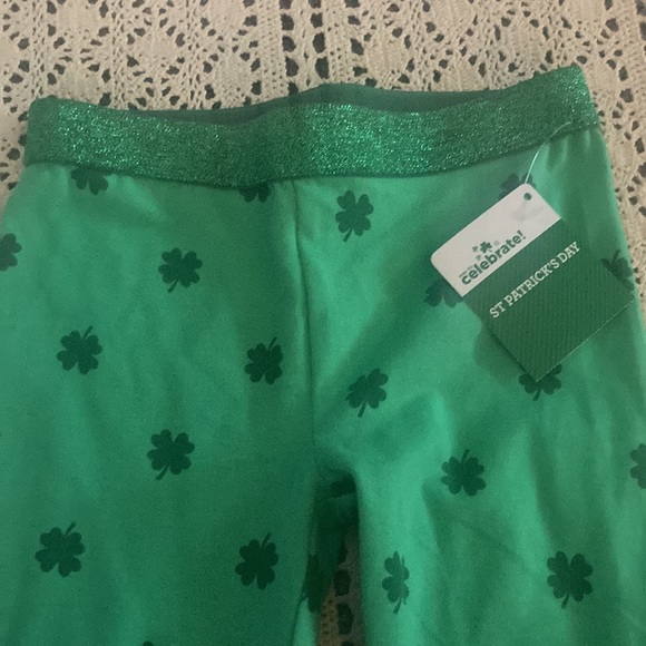 - Saint Patrick’s Day little girls leggings size Two - Picture 2 of 2